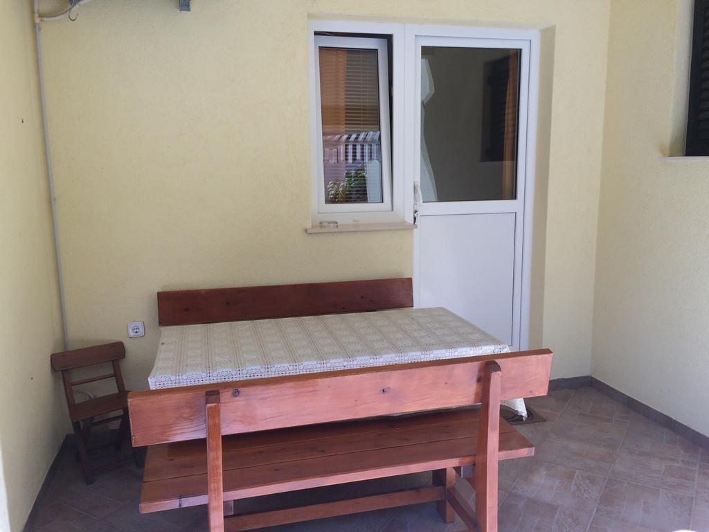 Apartment Kolundzic Novi Vinodolski Rum bild