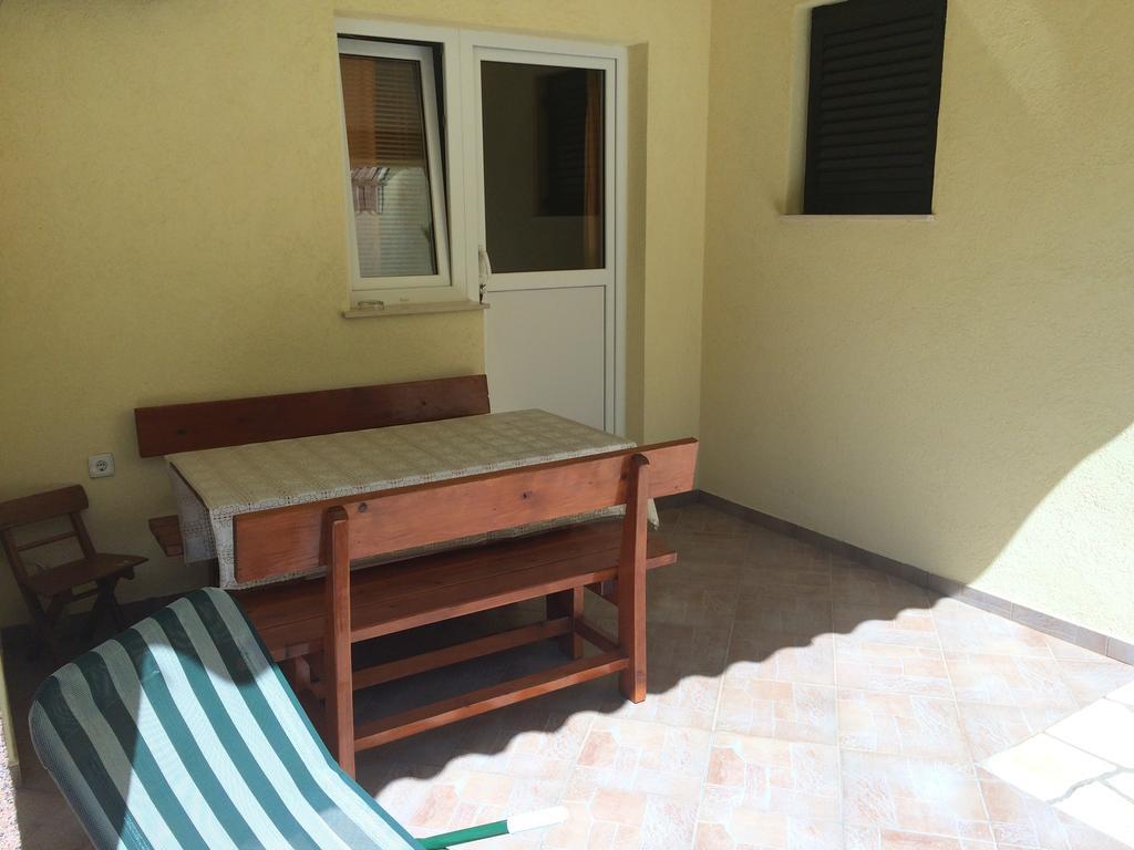 Apartment Kolundzic Novi Vinodolski Rum bild