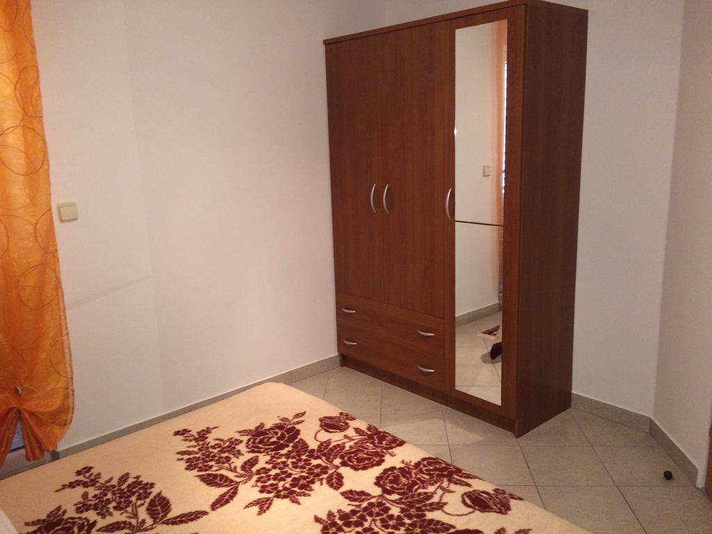 Apartment Kolundzic Novi Vinodolski Rum bild