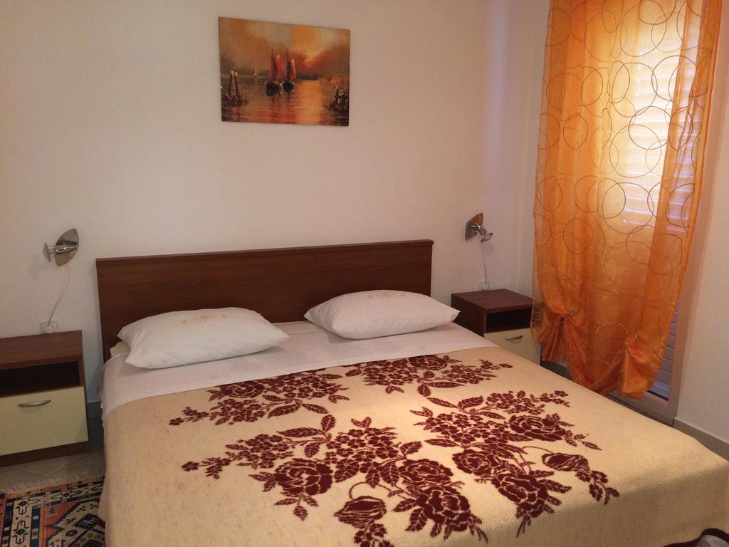 Apartment Kolundzic Novi Vinodolski Rum bild