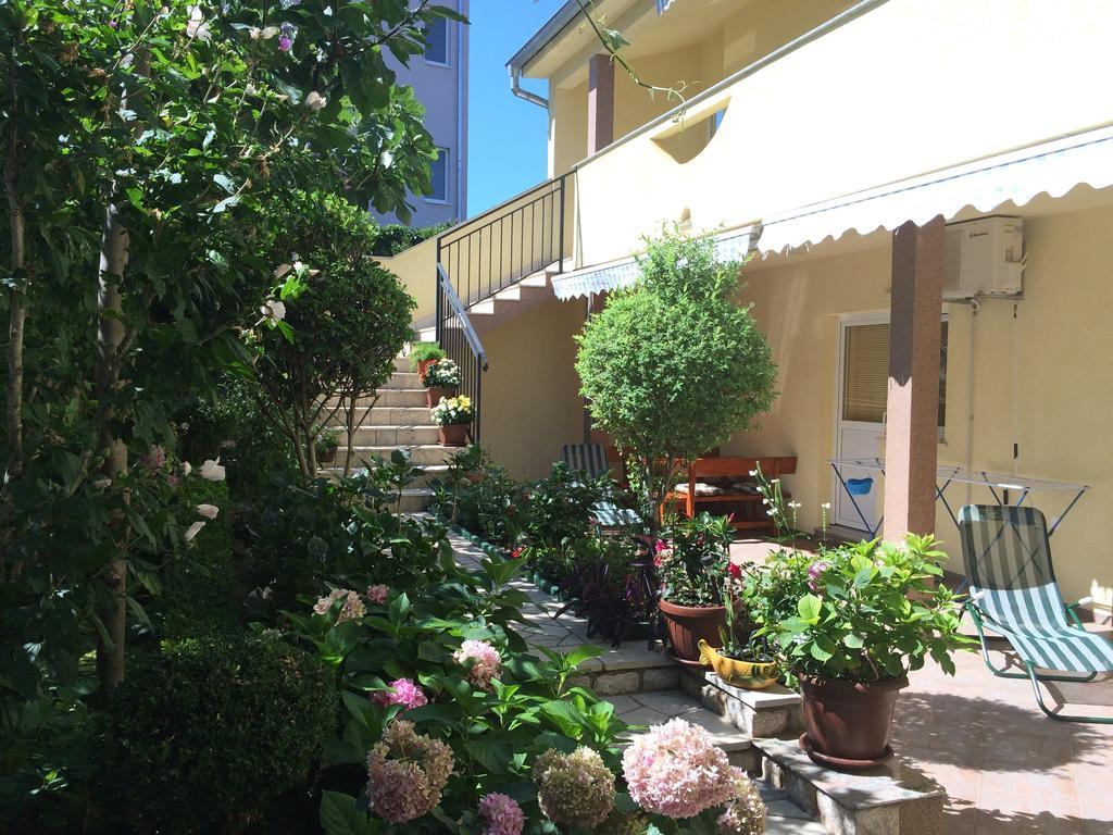 Apartment Kolundzic Novi Vinodolski Exteriör bild