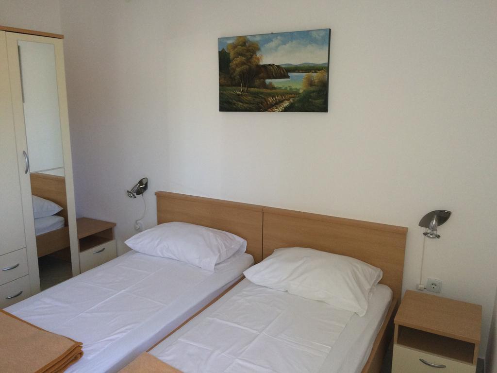 Apartment Kolundzic Novi Vinodolski Exteriör bild