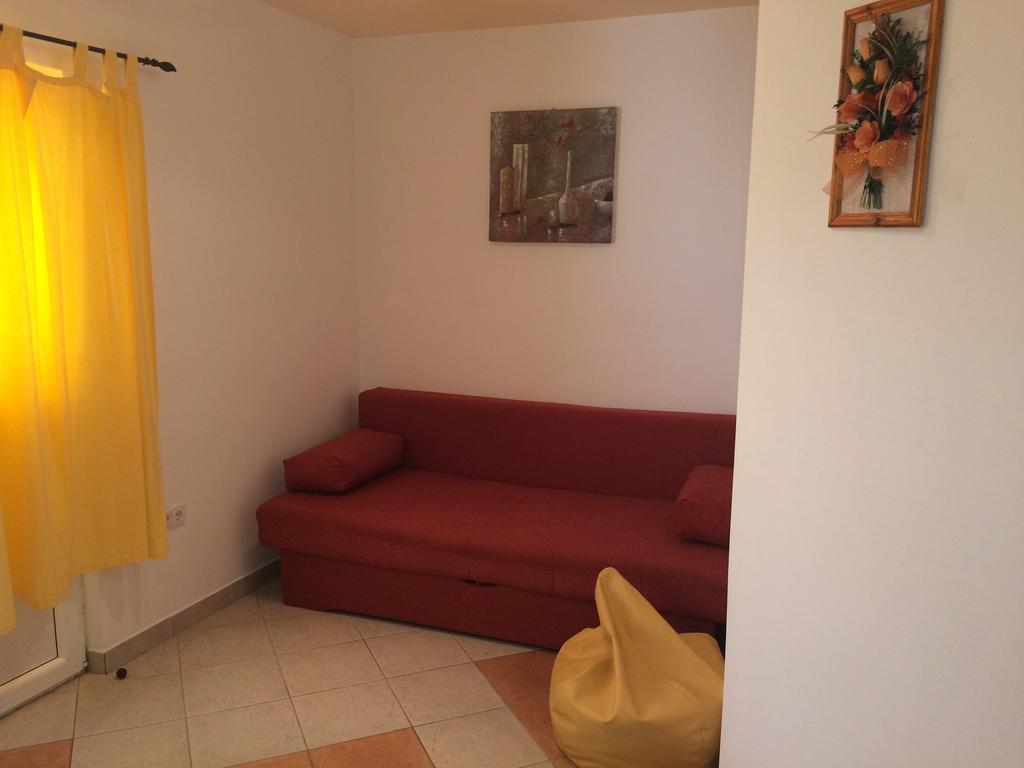 Apartment Kolundzic Novi Vinodolski Rum bild