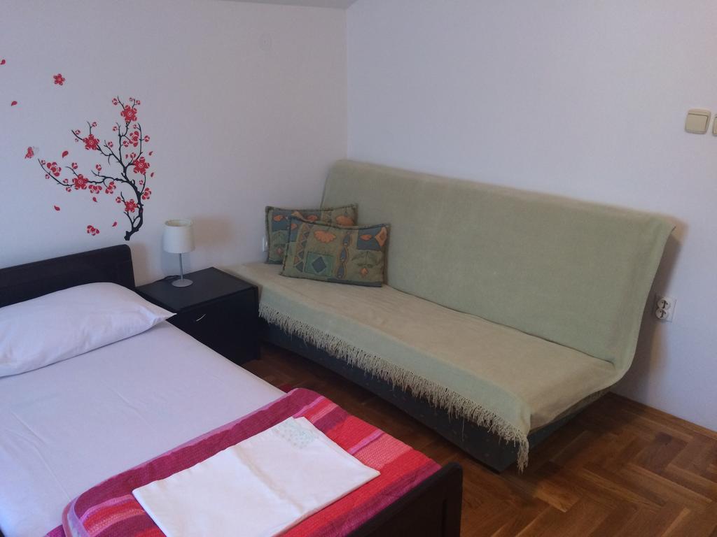 Apartment Kolundzic Novi Vinodolski Rum bild