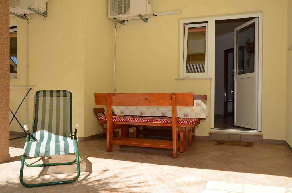 Apartment Kolundzic Novi Vinodolski Exteriör bild