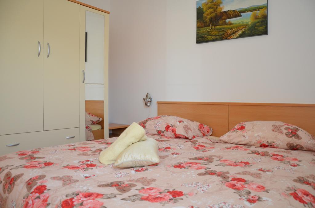 Apartment Kolundzic Novi Vinodolski Exteriör bild